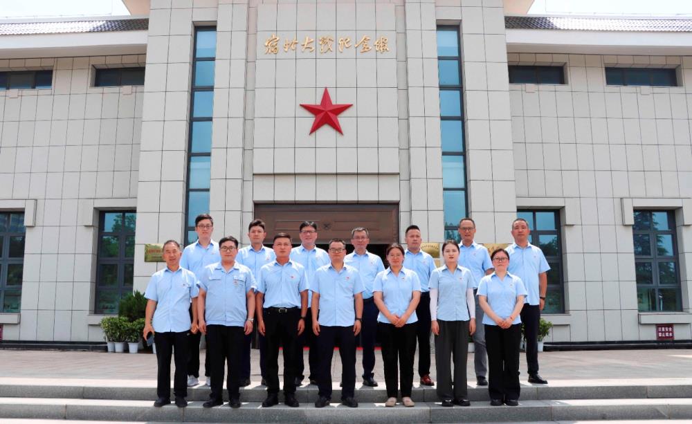 七一參觀蘇北大戰(zhàn)紀(jì)念館照片 (8) 七一參觀蘇北大戰(zhàn)紀(jì)念館照片 (8)